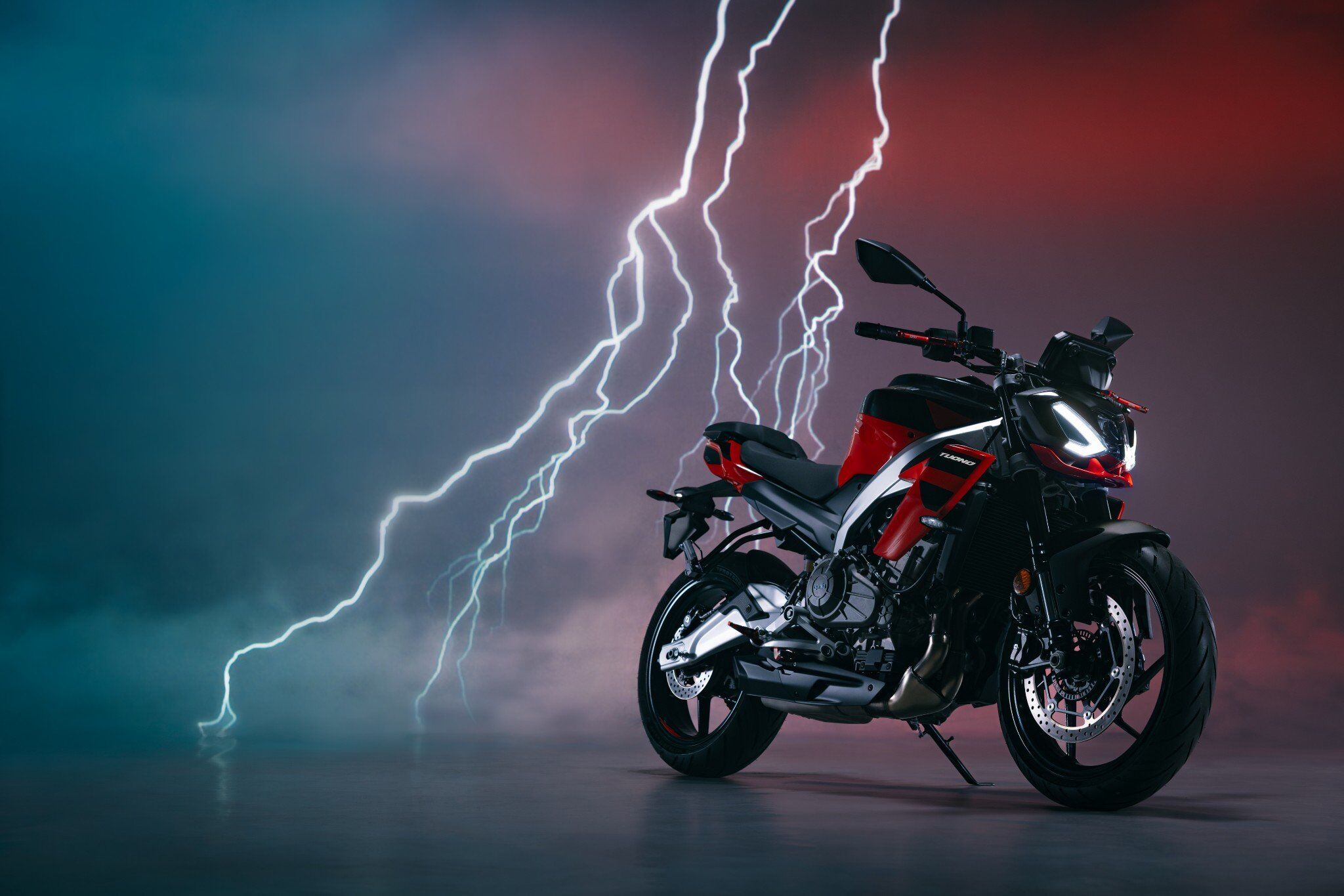 Aprilia Tuono 457 .jpg