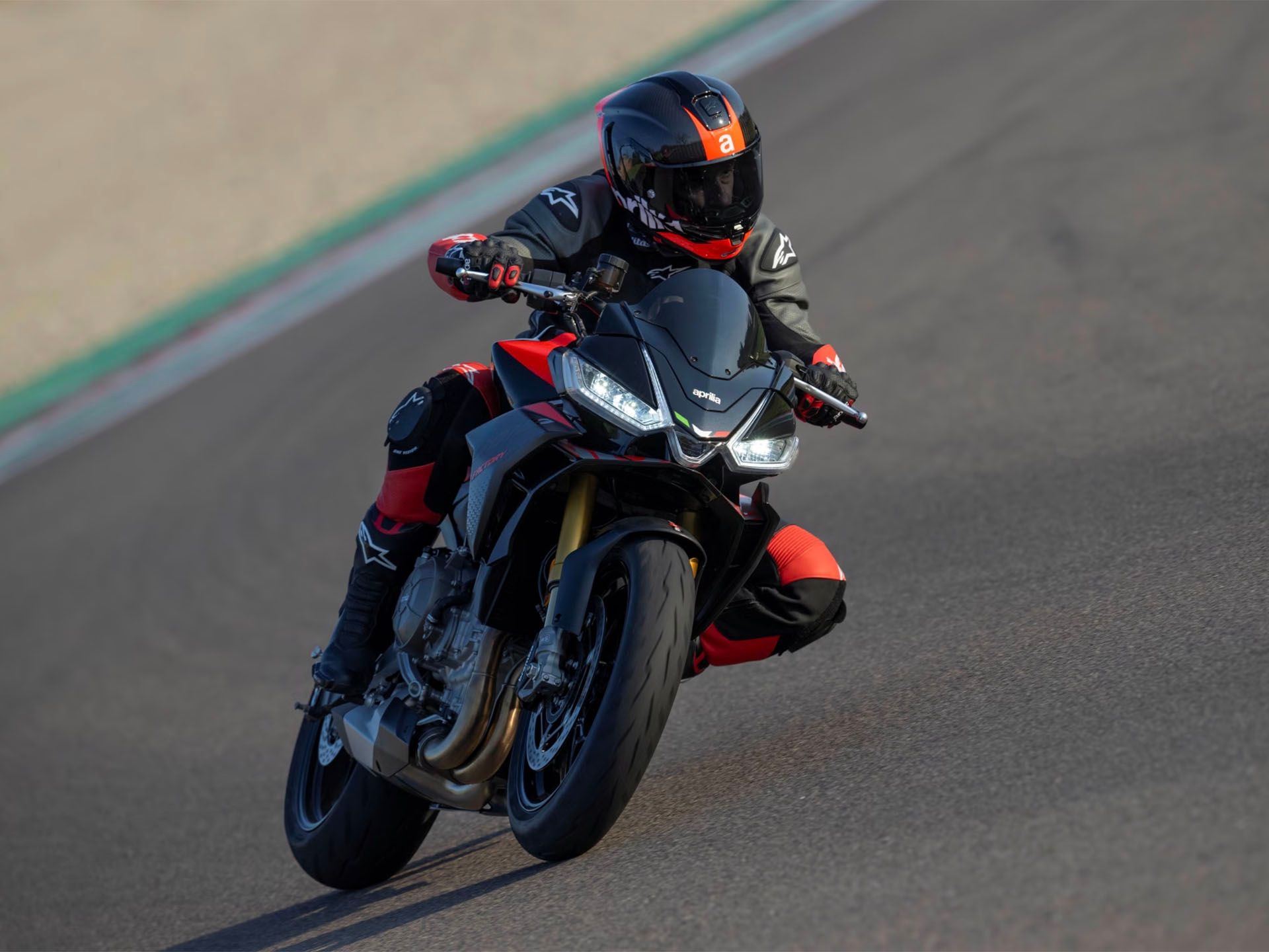 Aprilia Tuono 660 .jpg