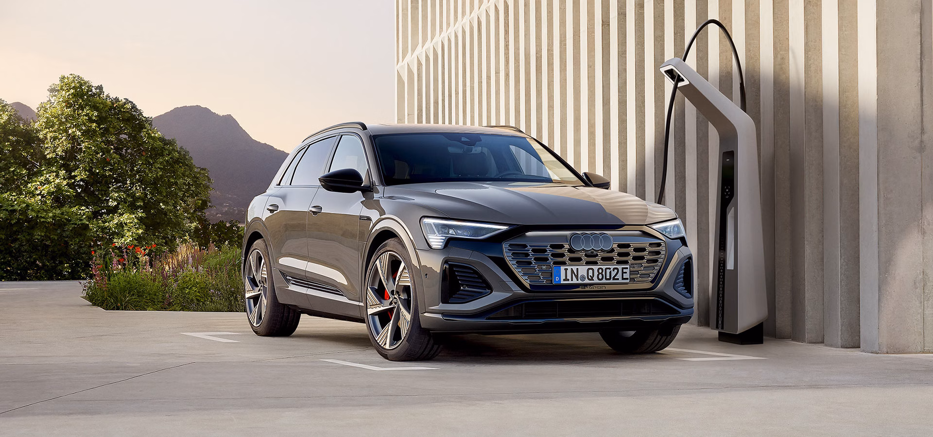 Audi Q8 e-tron-1.avif