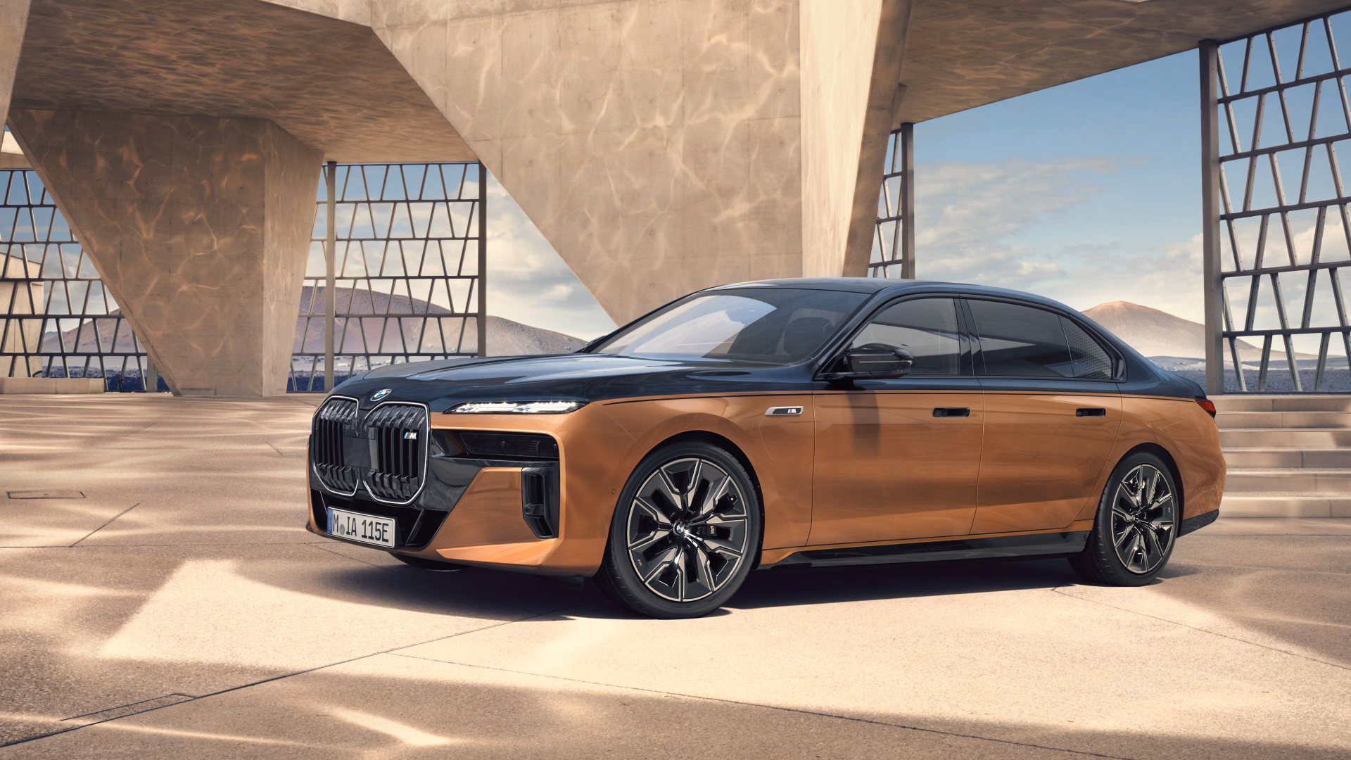 BMW i7 M70 xDrive-1.avif