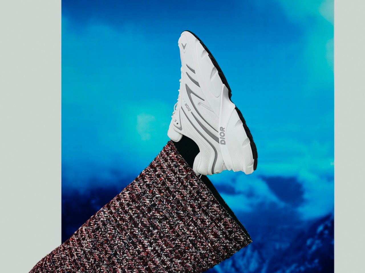 DIOR MEN'S SPRING 2025 LIFESTYLE CAPSULE ADVERTISING CAMPAIGN FOR DIGITAL BY RAFAEL PAVAROTTI (3) Large.jpeg