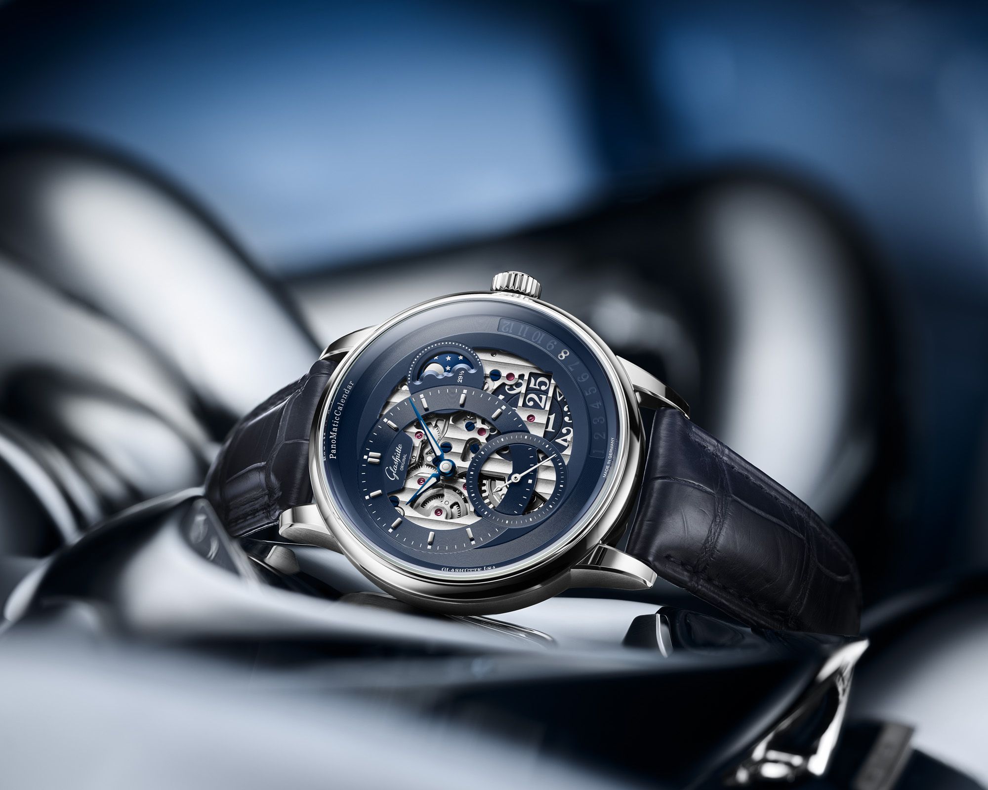 Glashutte-Original-PanoMaticCalendar-Blue-of-Dawn-Watch-11.jpg