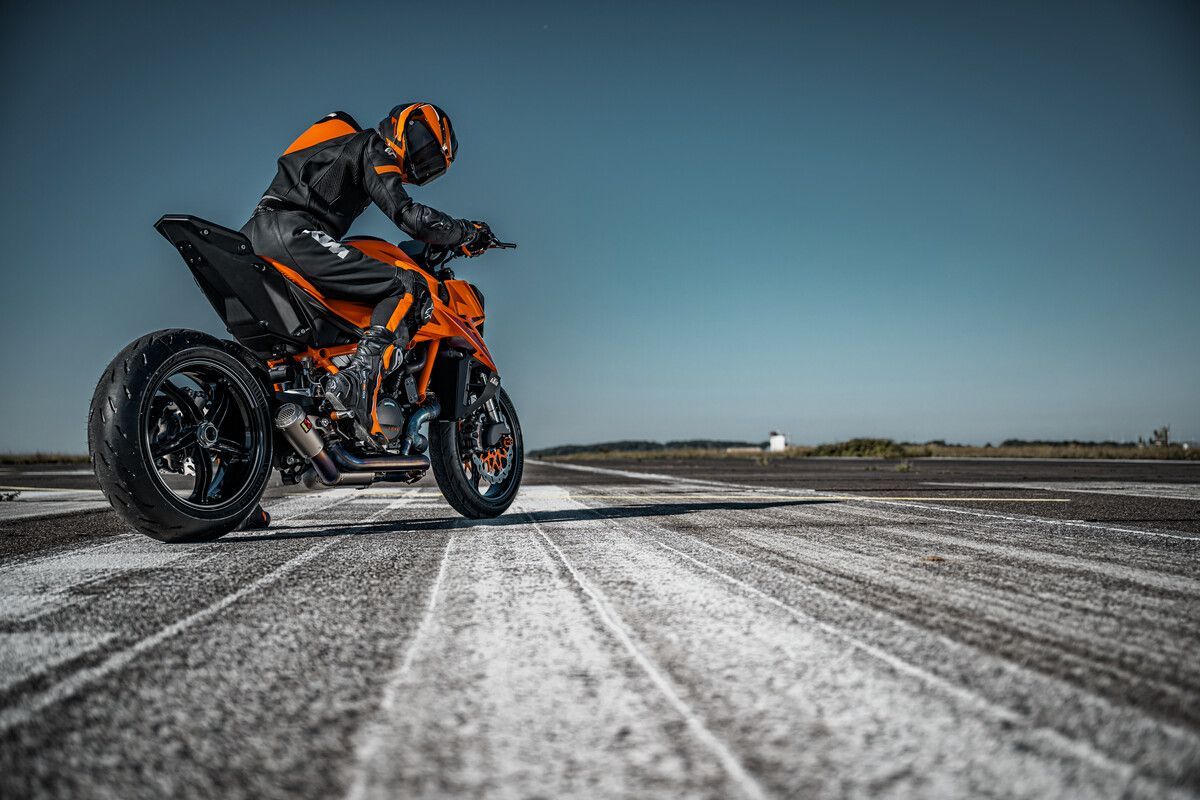 KTM 1390 Super Duke R .jpg