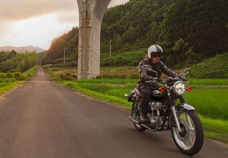 Kawasaki W 800 .jpg
