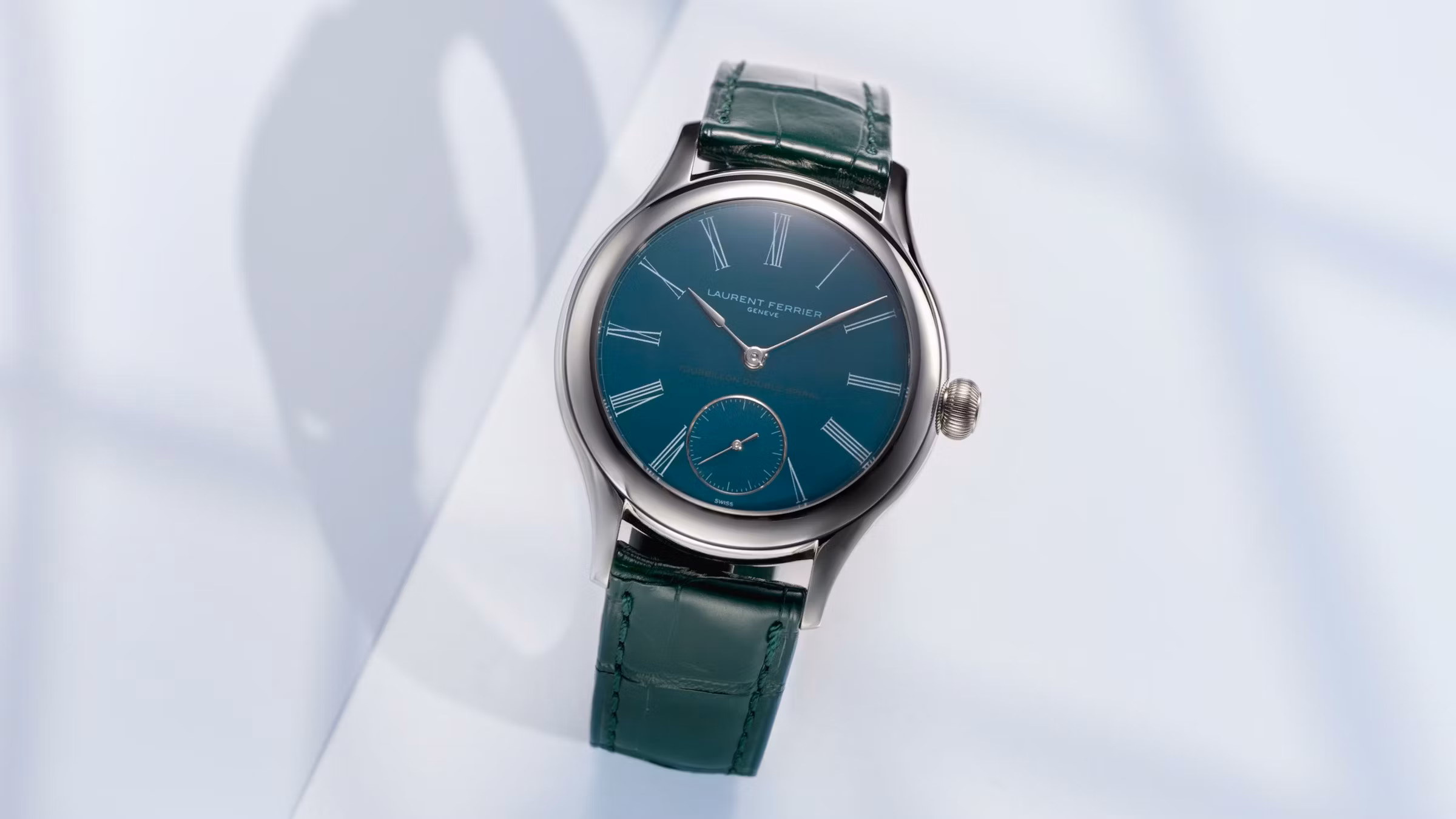 LF_Classic-Tourbillon-Teal_Serie-Atelier-VII_LCF001.P1.EVC1_lifestyle_front_2.jpeg.avif