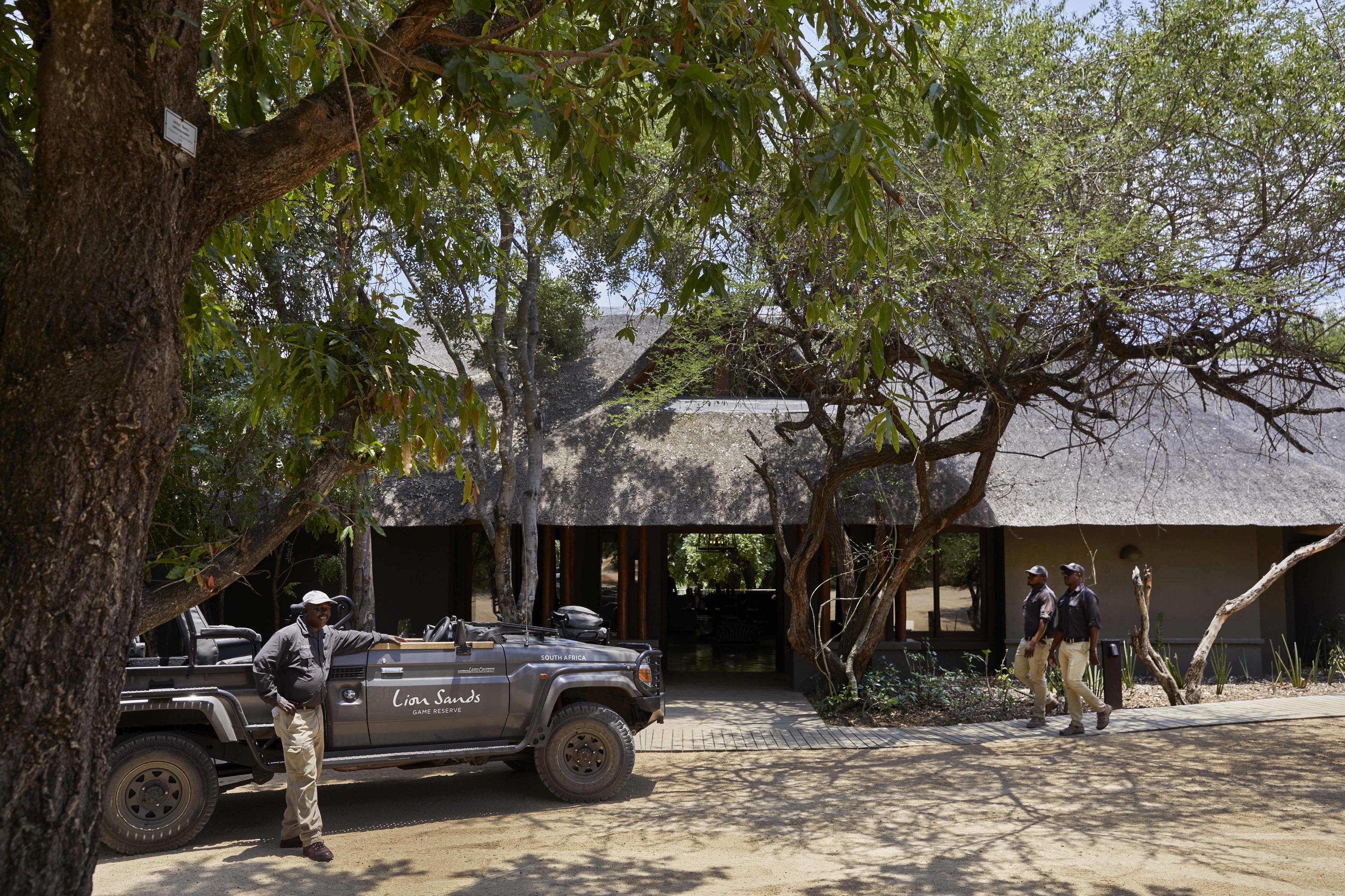 Lion Sands Tinga Entrance.jpg