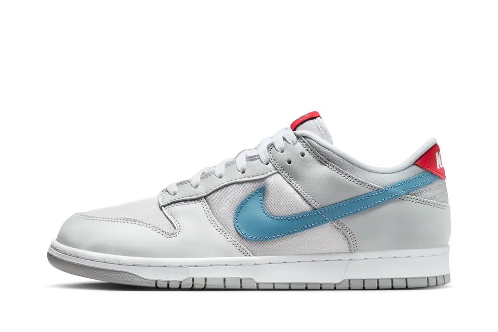 Nike Dunk Low “Silver Surfer” (2004) .webp