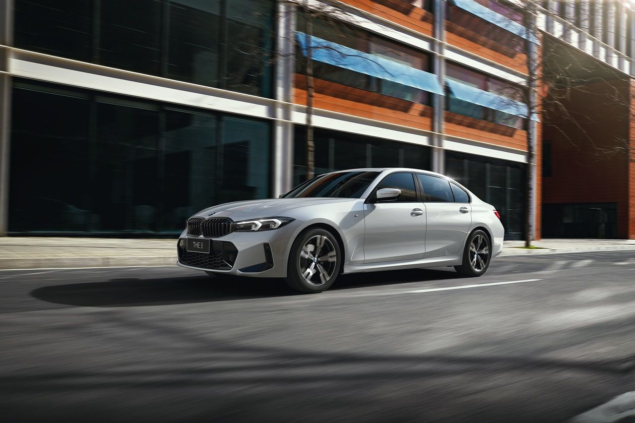 P90614672_highRes_bmw-330li-m-sport-50 Large.jpeg