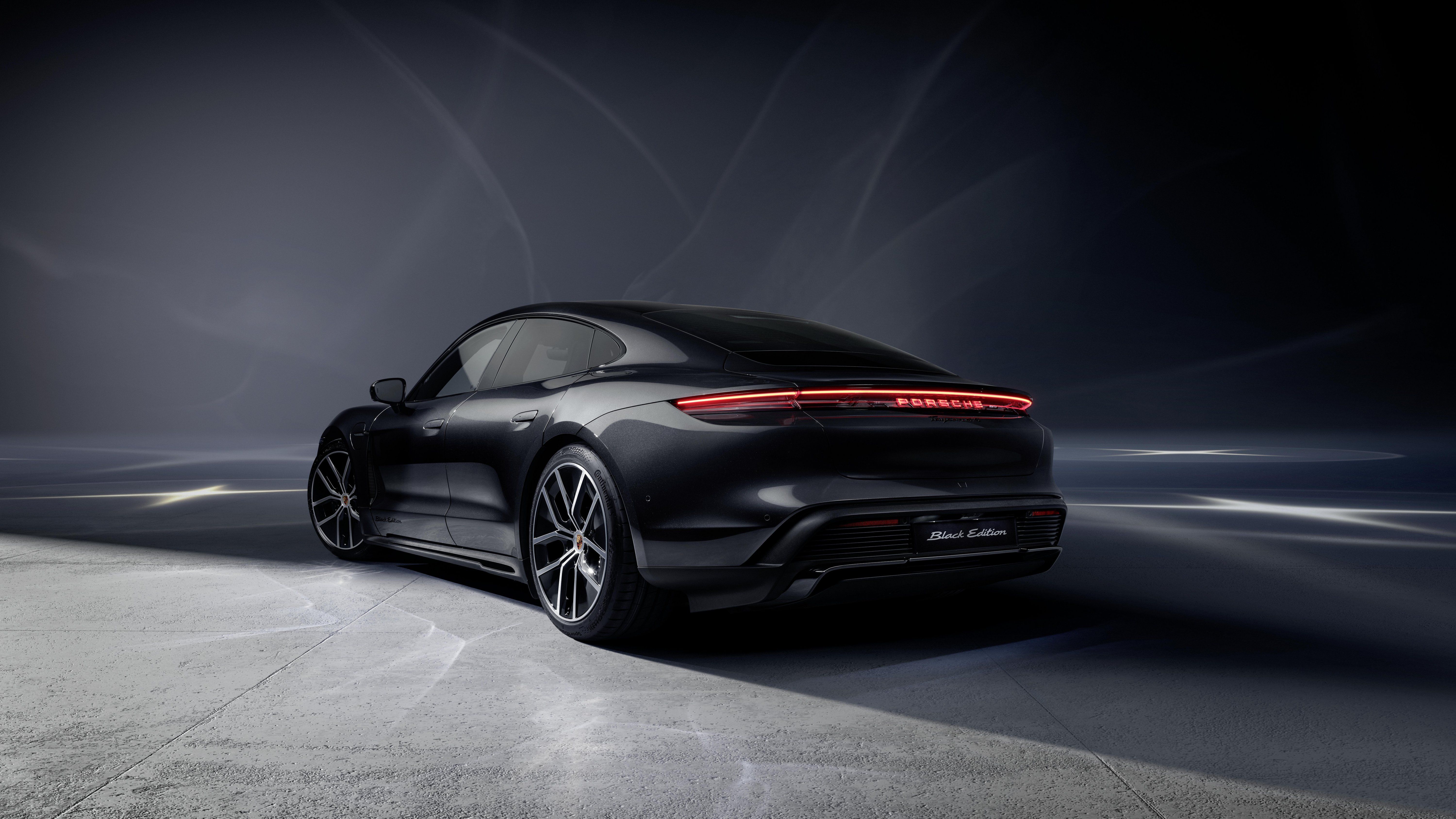 Porsche Taycan 4S Black Edition-2.jpg