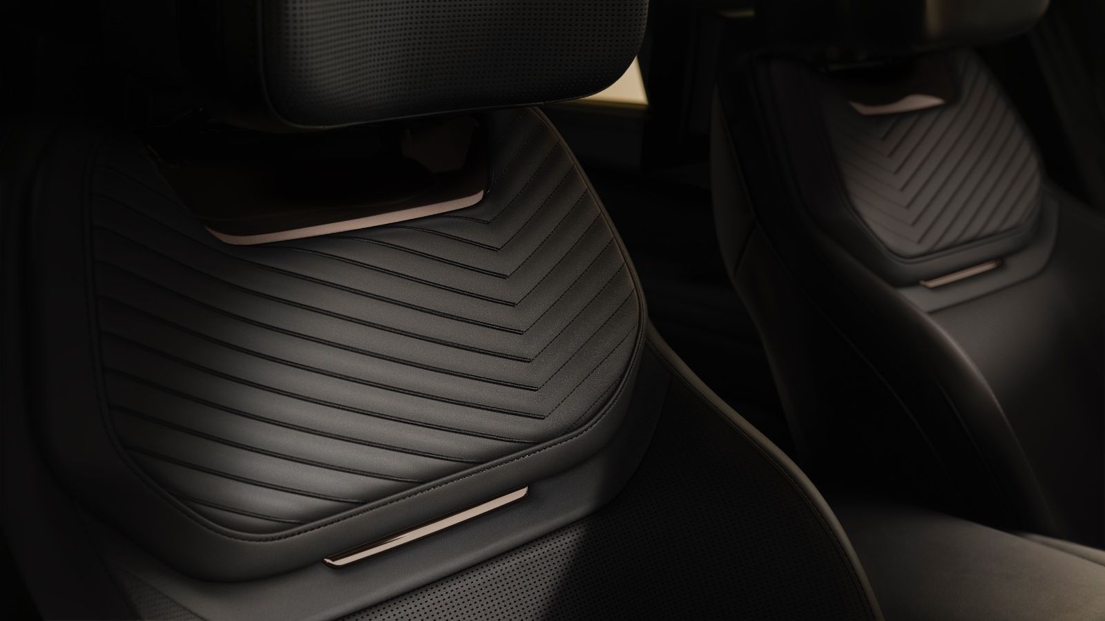 Range Rover SV Black Edition Two seats