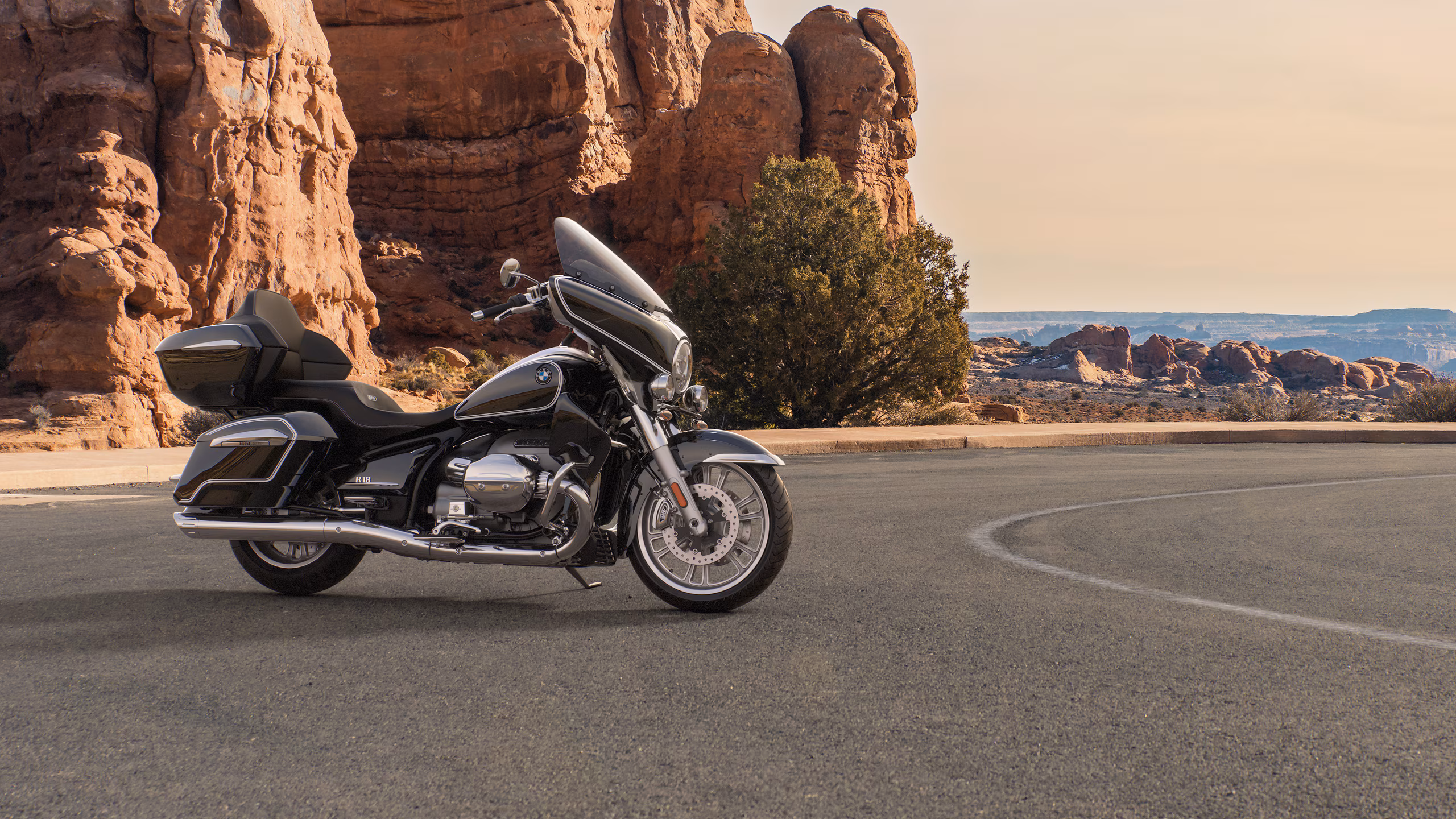 Reverse Gear BMW R 18 .avif