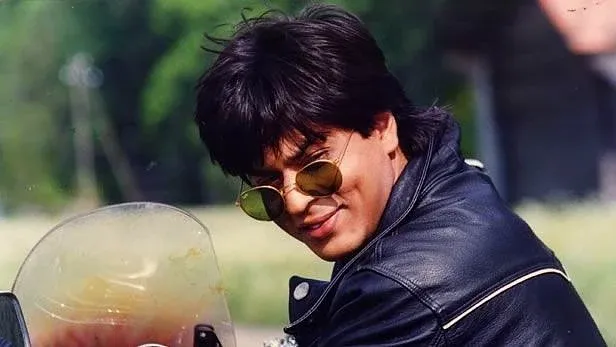 SRK_DDLJ_19102015_GossipTicket.webp