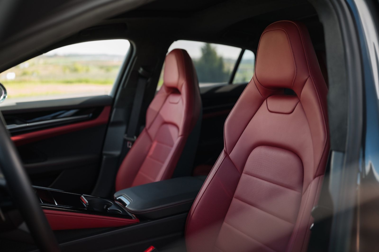 porsche panamera review 2025 front seat
