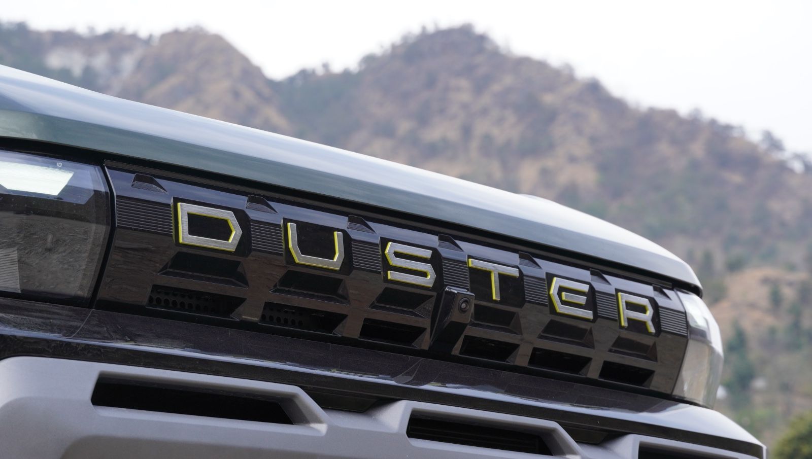 2026 Renault Duster Review grille static 1