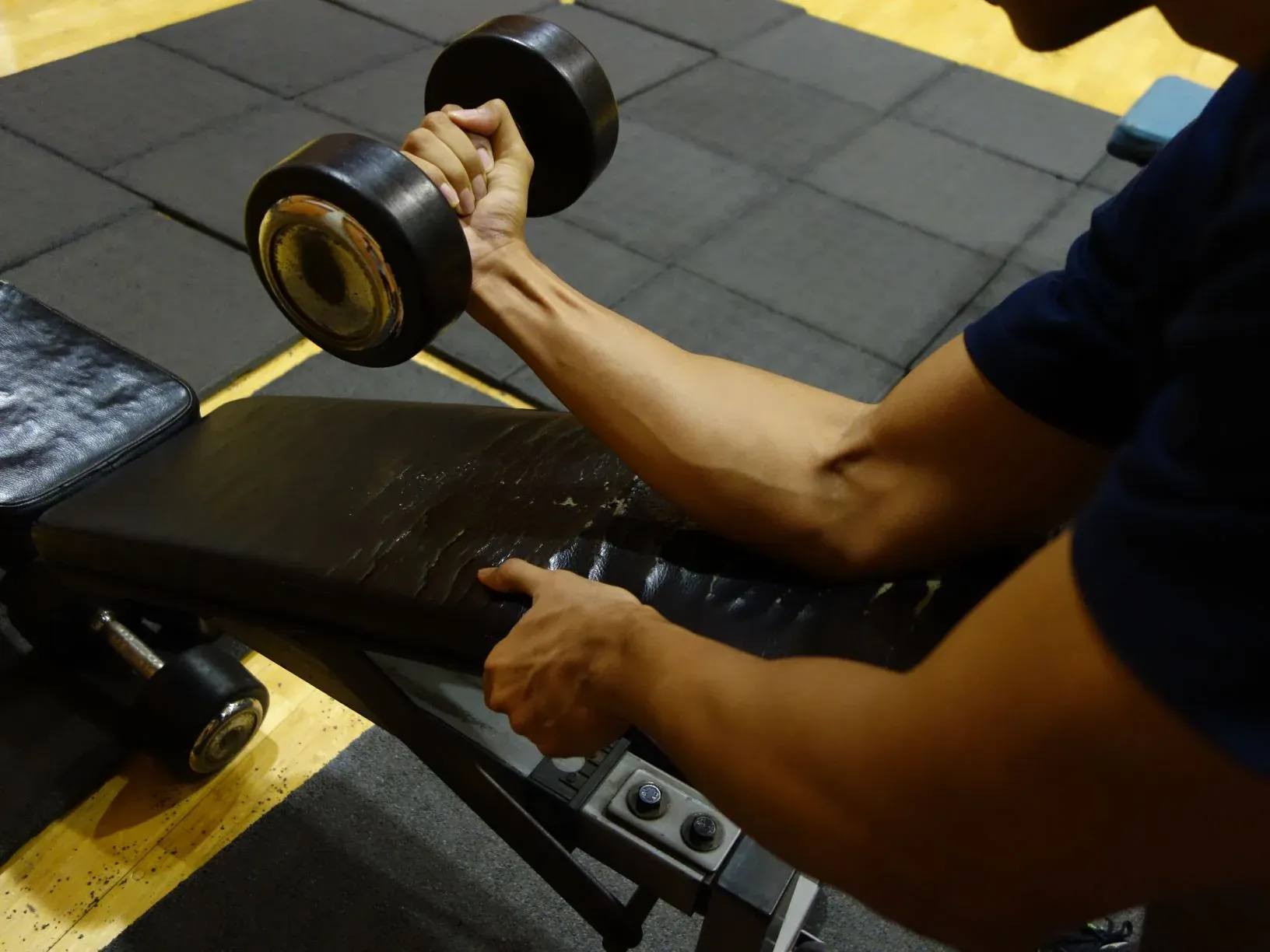 Wrist_Curl_1_2000x.jpg.webp