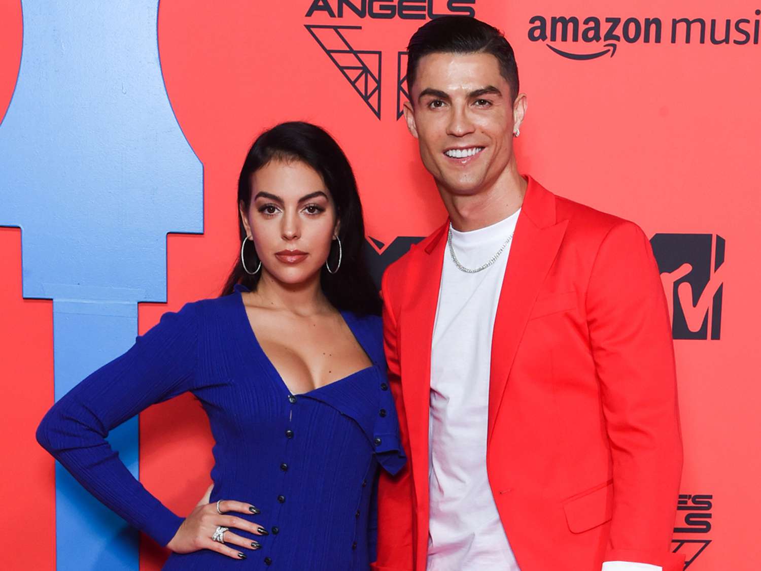 cristiano-ronaldo-georgina-rodriguez-tout-1e2549f238af422d844db9e854278309.jpg