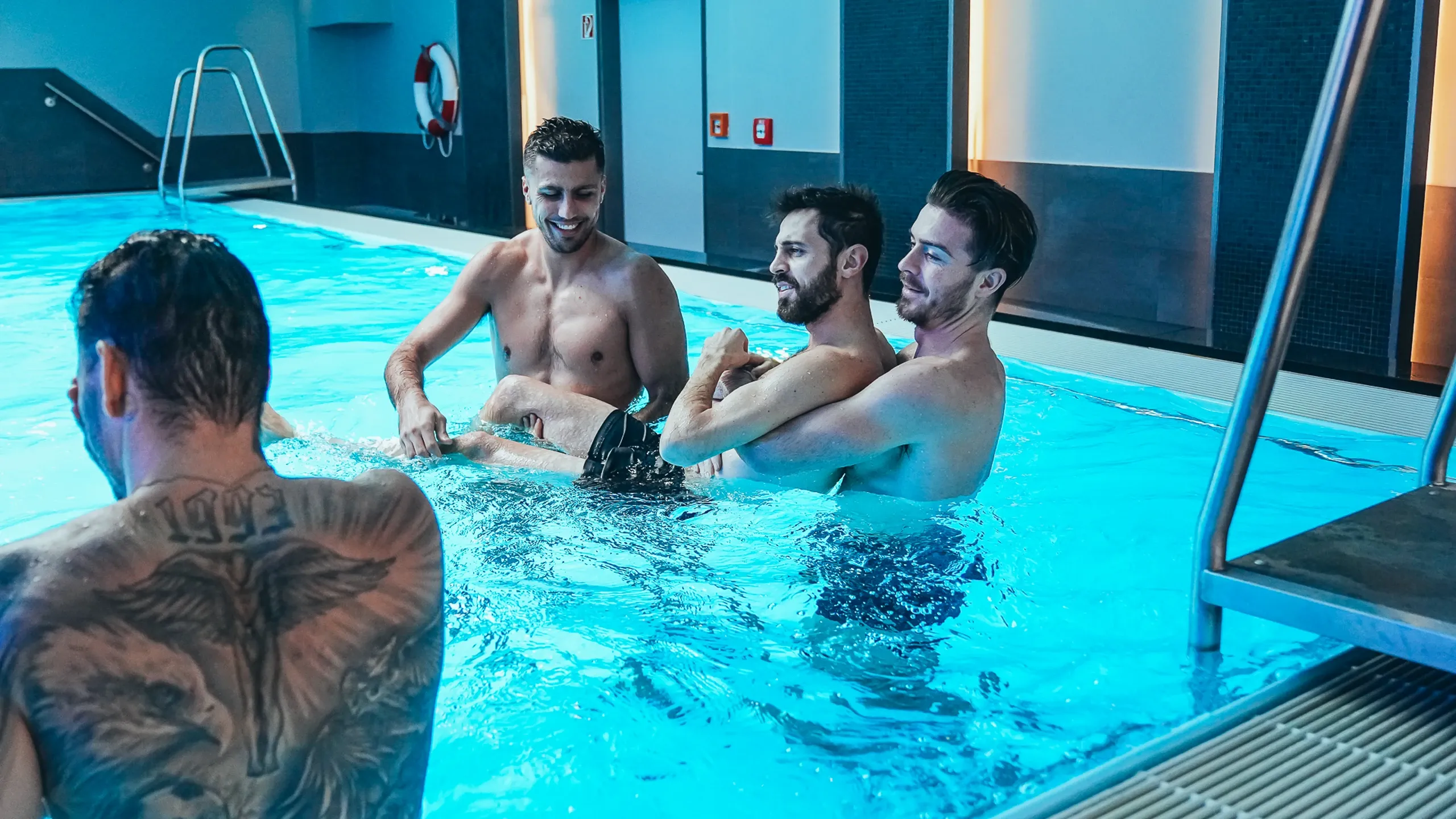 man city training pool.webp