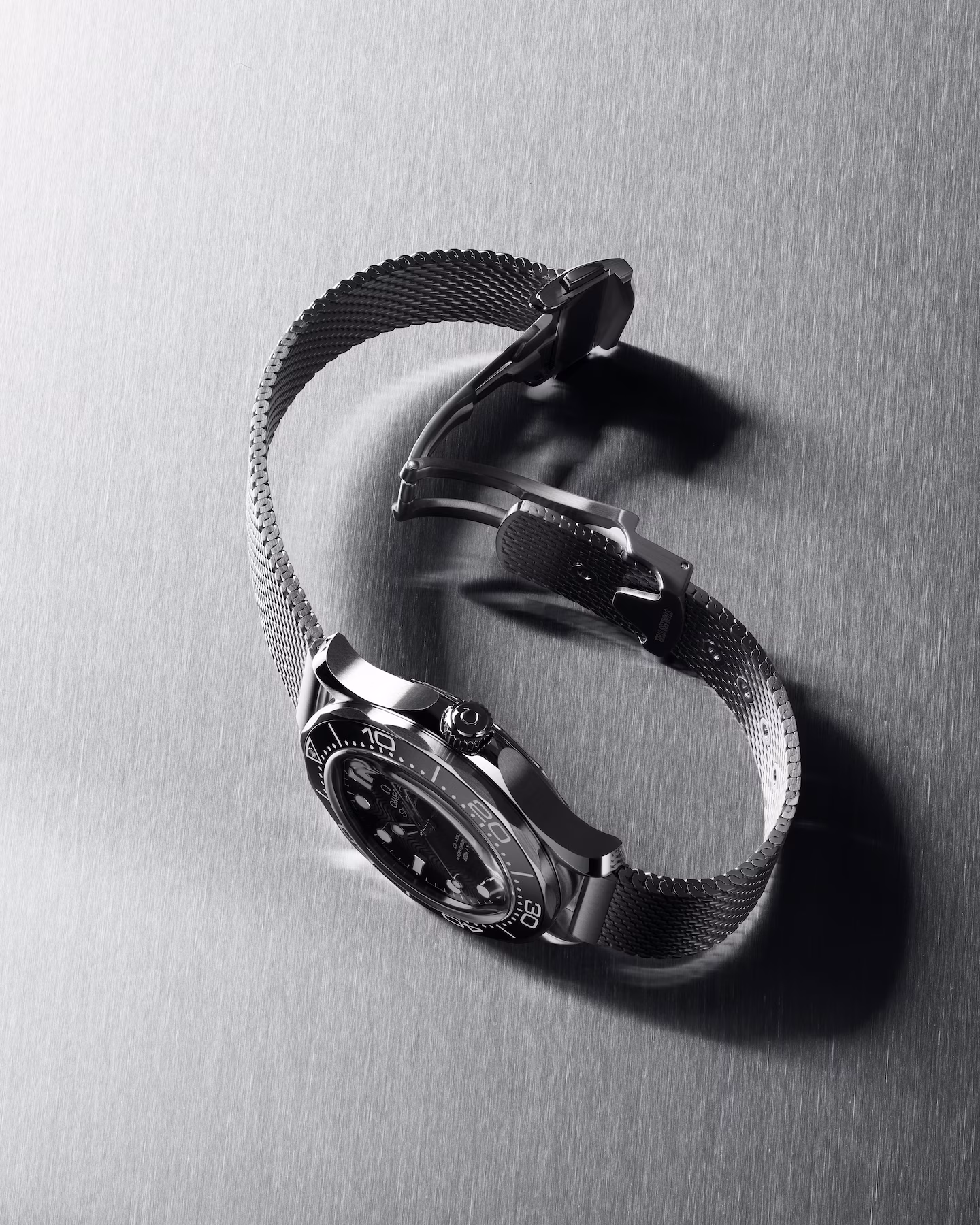 omega-seamaster-diver-300m-co-axial-master-chronometer-42-mm-21030422001010-portrait-4-62c610.png.avif